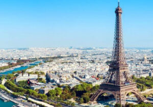destinasi liburan di paris