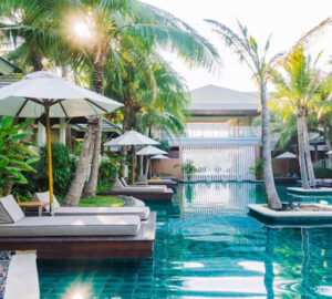 perbedaan hotel dan resort
