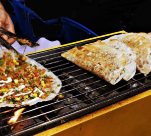 kuliner populer vietnam bánh tráng nướng